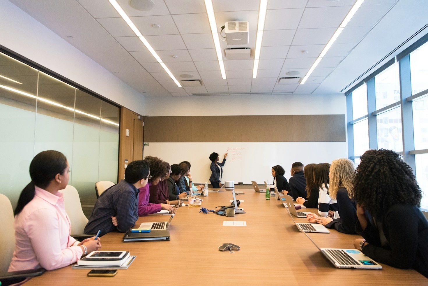 Five Critical Negotiation Tactics for Closing Bank Deals