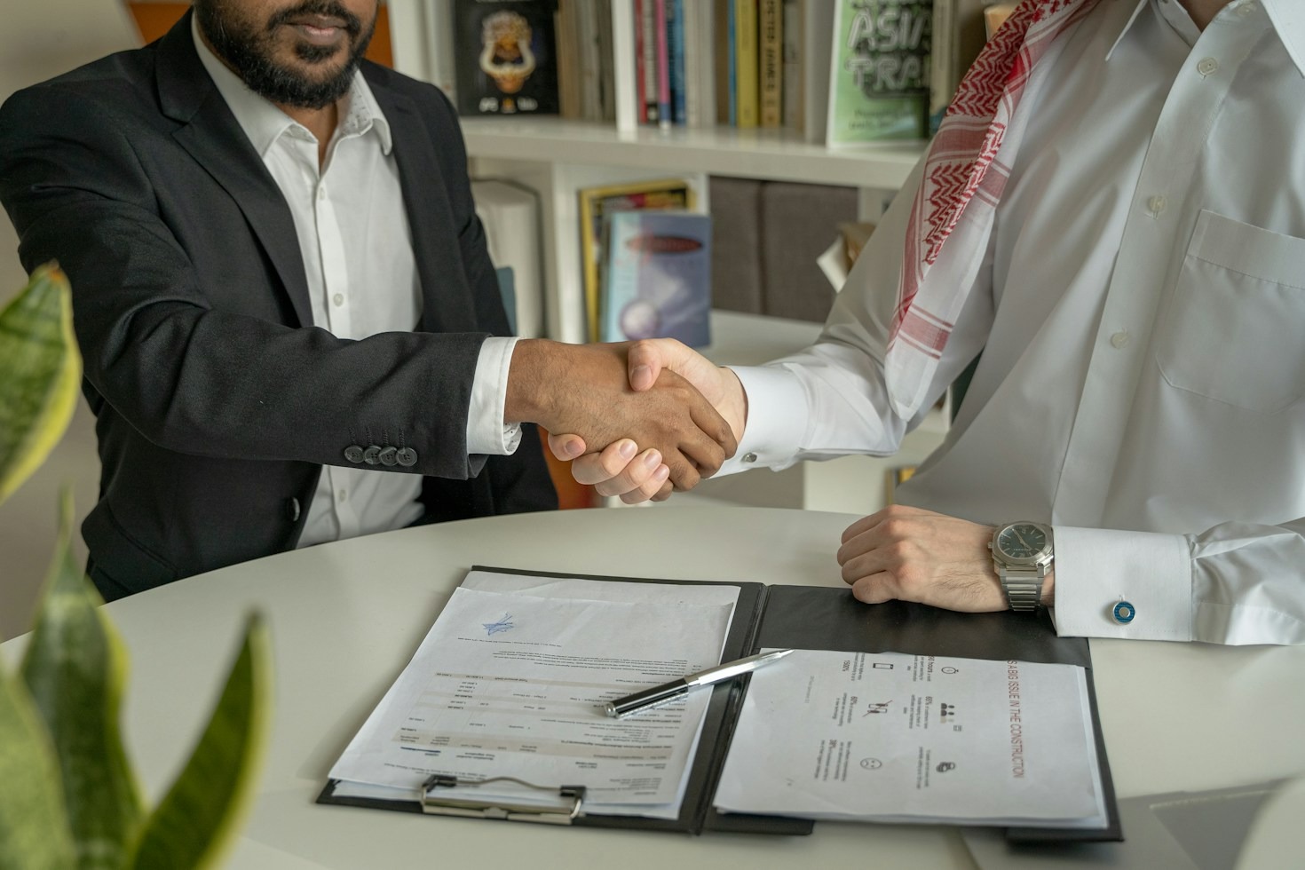 Mastering Diplomacy: Strategic Communication in Government Procurement